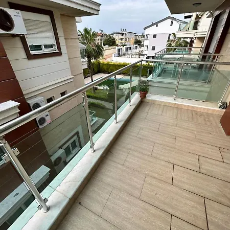 Luxury Pool Near The Beach