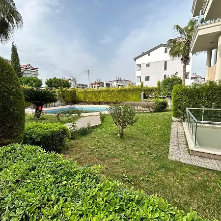Luxury Pool Near The Beach Side